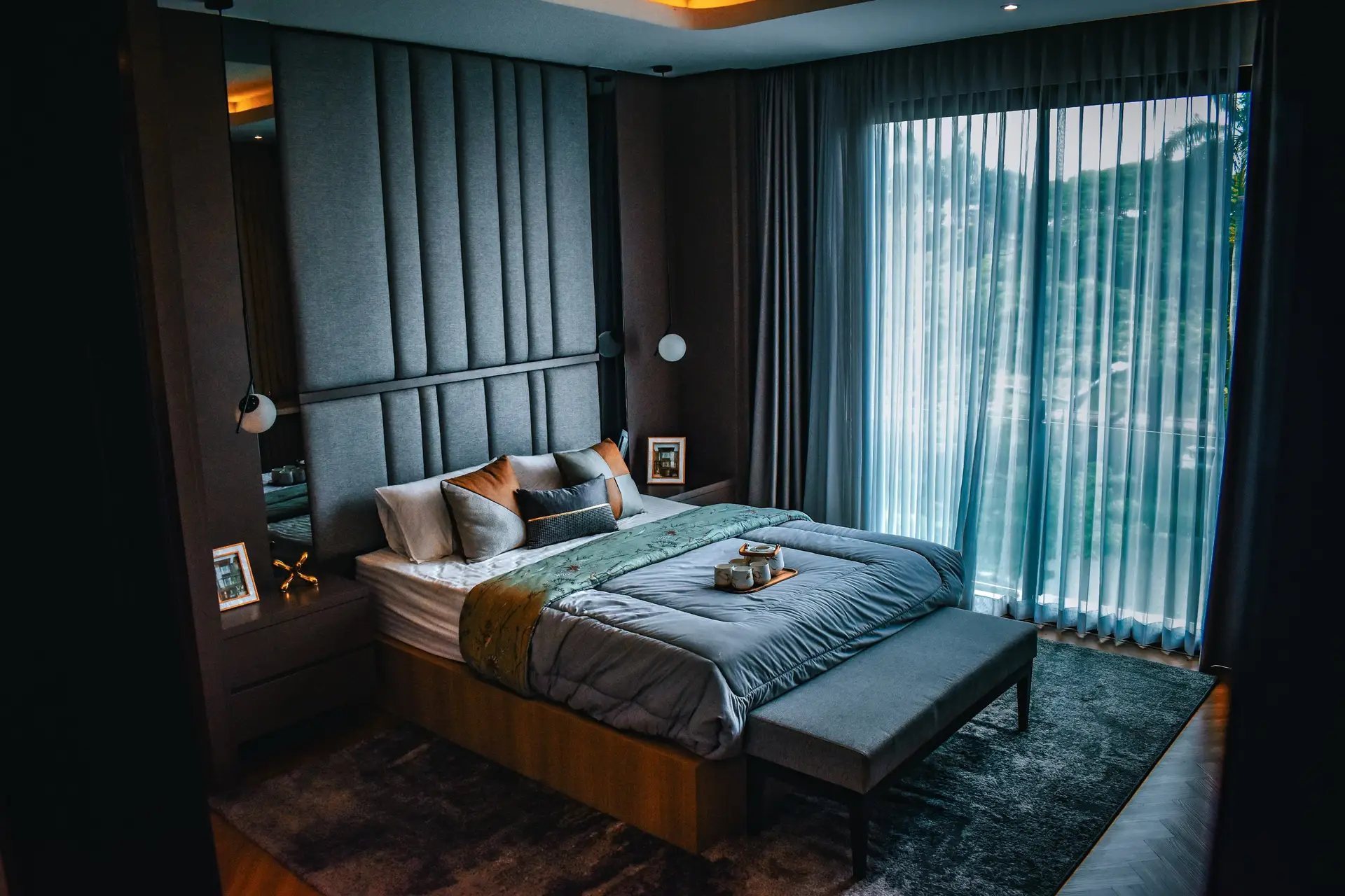 Detailed room design and materials